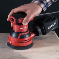 Эксцентриковая шлифмашина  Maktec MT 924